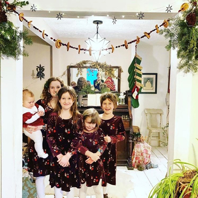 TusaRebeccaandSteve-FamilyandFriends-2-400px
TusaRebeccaandSteve-FamilyandFriends-2-400px